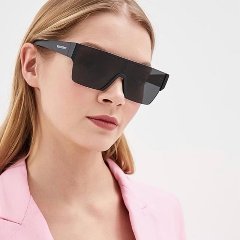 BURBERRY Matte Black Unisex Sunglasses